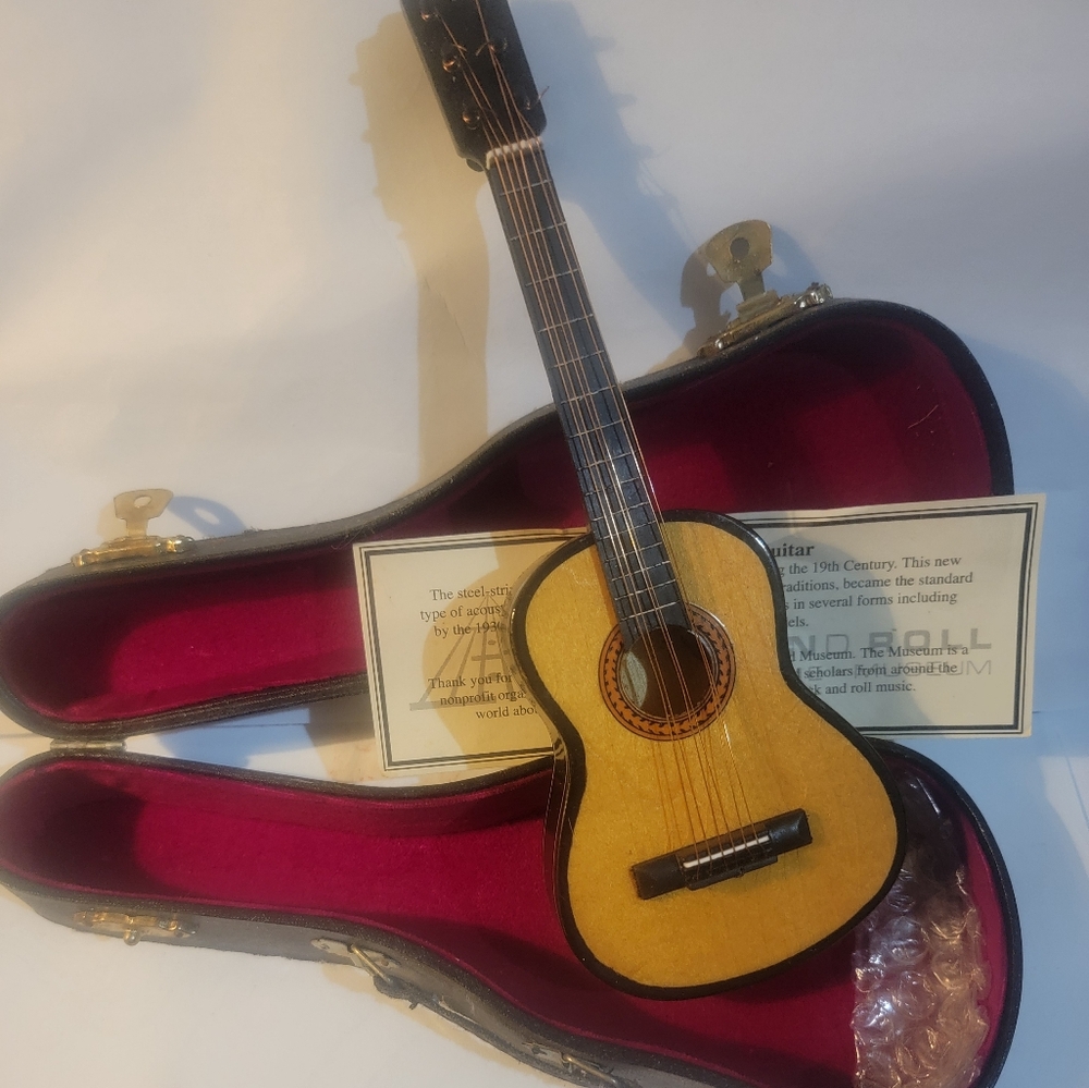 Mini Guitar